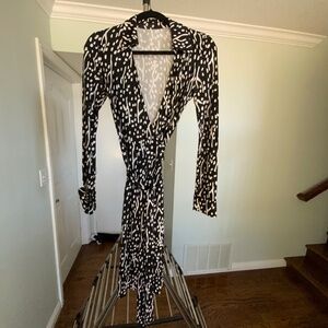 DIANE VON FURSTENBERG Printed Wrap Dress